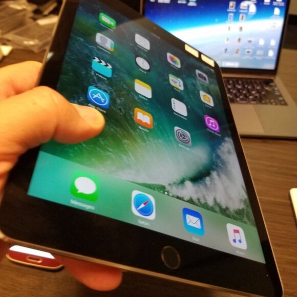 Apple iPad Air 2  64GB 9.7" WiFi!! Very good!! - Picture 2 of 4